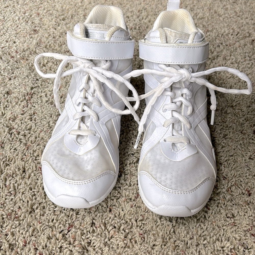 Rebel Renegade cheer shoes, size 6.5